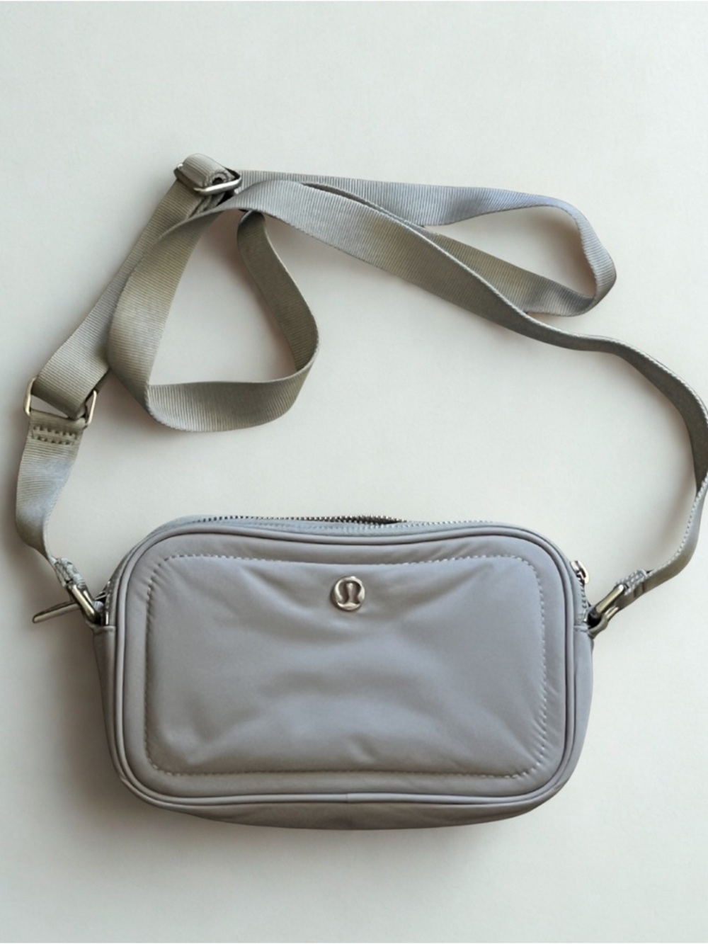 Lululemon Grey Crossbody Camera Bag - 2L